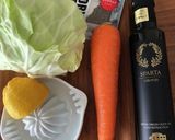 ギリシャのコールスロー　ピカンテキサラタ作り方1写真
