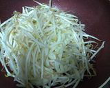 『本技キムチ』の豚キムチ焼きうどん作り方4写真