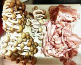 せせりとしめじの柚子胡椒パスタ作り方1写真