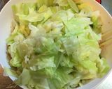 オクラとキャベツと油揚げの梅肉温サラダ作り方4写真