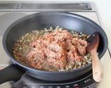 ご飯に乗せて【キノコ豚そぼろ】そぼろ丼作り方4写真