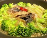 サバ缶とブロッコリーのナンプラー煮作り方4写真