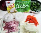 ◇簡単！春雨ベーコンお野菜の中華炒め◇作り方1写真