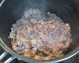 休日ランチに♪食欲そそる!肉カレーうどん作り方4写真
