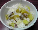 秋の恵みほくほく☆さつまいもごはん作り方4写真