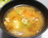 残った肉じゃがでお味噌汁作り方3写真