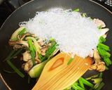ニラと豚ひき肉の春雨炒め作り方5写真