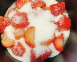 甘酸っぱくて濃厚♡自家製いちごバター作り方1写真