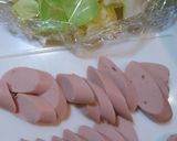 簡単！魚肉ソーセージのオーロラソース炒め作り方1写真