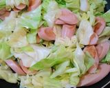 簡単！魚肉ソーセージのオーロラソース炒め作り方3写真