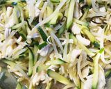 旨味たっぷり♪鶏ささみの節約サラダ作り方7写真