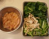 15分で食卓へ＊むね肉と小松菜の炒めもの作り方1写真