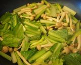 15分で食卓へ＊むね肉と小松菜の炒めもの作り方3写真