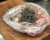 【簡単】鳥もも肉の塩昆布焼き作り方1写真