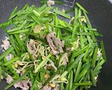 豚とキムチ豆もやしとニラのマヨー三兄弟作り方4写真