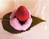 苺入り桜もち(チューリップ型)作り方4写真
