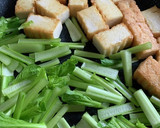 簡単に☆厚揚げと小松菜の炒め物！作り方2写真