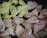 15分で!胸肉とじゃが芋のキムチ炒め♪作り方6写真