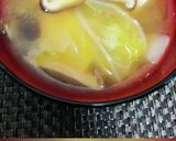 白菜と椎茸と豆腐の味噌汁作り方5写真