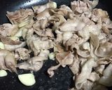 豚バラ肉とパプリカともやしと椎茸の炒め物作り方3写真