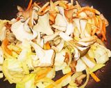 超簡単！野菜たっぷり白だし焼きうどん！作り方3写真