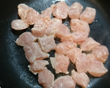 簡単！お肉柔らか♪鶏胸肉のごまマヨ炒め♪作り方2写真