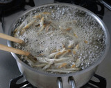 蒸し鶏とごぼうのごまマヨサラダ作り方3写真