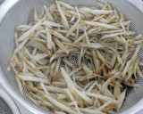 蒸し鶏とごぼうのごまマヨサラダ作り方4写真