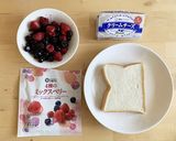 レアチーズトースト★4種のミックスベリー作り方1写真