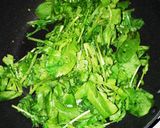【ピリ辛】葉大根の甘酢あん炒め作り方3写真