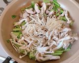 ナンプラーで小松菜豚肉きのこ炒め作り方2写真