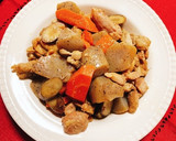 鶏もも肉と根菜類とこんにゃくの煮物作り方12写真