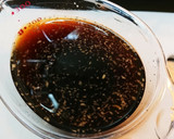 超簡単！鶏ももの和風玉ねぎきのこ煮込み！作り方3写真