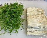 豆苗とえのきの肉巻き☆ポン酢と黒コショウ作り方1写真