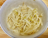 簡単もやしとチキンと香草の和え物サラダ作り方1写真