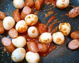 簡単！美味しい！ウインナーとうずら炒め♪作り方3写真