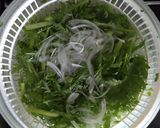 春菊と油揚げのサラダ作り方2写真