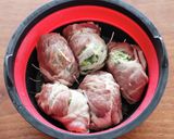 ニラとキャベツの豚肉巻き トマト添え作り方2写真