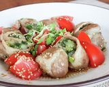 ニラとキャベツの豚肉巻き トマト添え作り方4写真