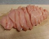 ぷりっとやわらか♪　鶏むね肉のカレー焼き作り方1写真