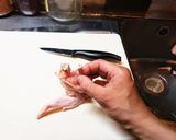 手羽先のチューリップ(手羽先の処理)作り方2写真