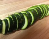 シンプルで美味＊ズッキーニのオイルソテー作り方1写真