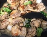 鶏モモとしいたけとブロッコリー炒め作り方9写真