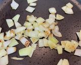 ズッキーニと舞茸のマスタード炒め作り方2写真