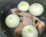 丸ごと新たまねぎと生利節の煮物作り方4写真