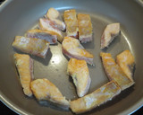 鮭とじゃがいものコク旨カレー炒め作り方3写真