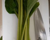 うるいをゆでて酢味噌をかける作り方1写真