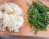 厚揚げ入りニラそぼろ丼作り方1写真