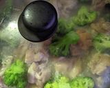 鶏ももとブロッコリーのチーズソース掛け作り方3写真