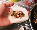 やめられないとまらない! 高菜ギョーザ作り方6写真